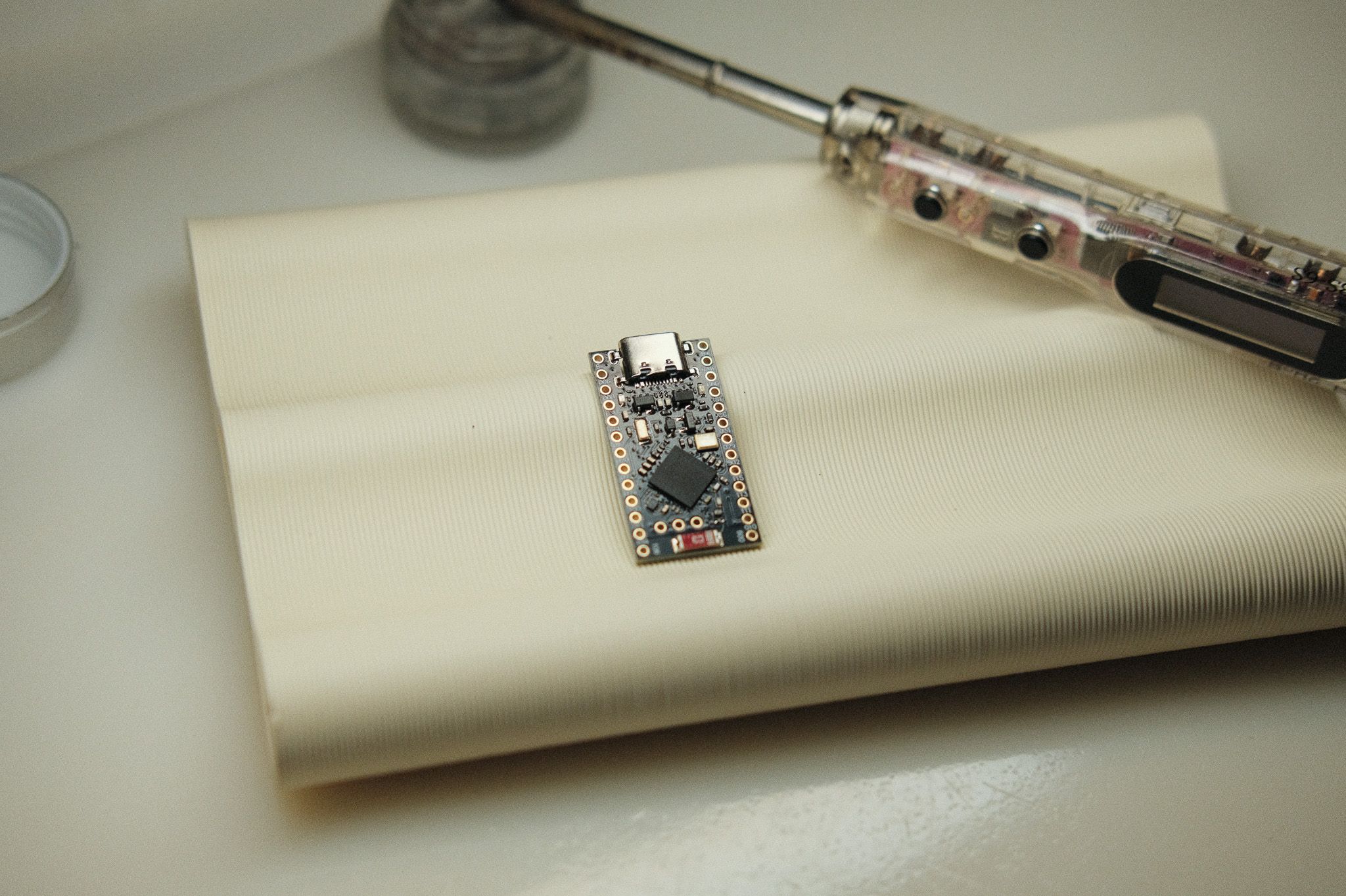 Supermini NRF52840 BLE Wireless Microcontroller Kit